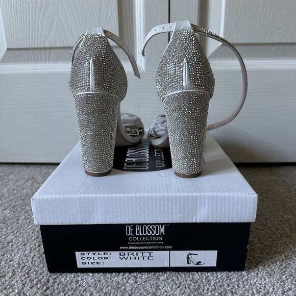 De Blossom Britt White/Silver Heels Size 6 in Box from Davids Bridal - Worn Once - Picture 4 of 16